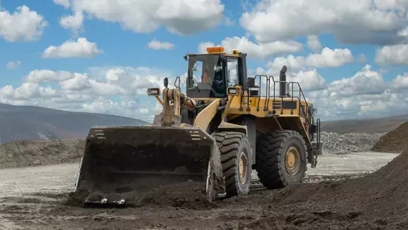 Large-wheel-loader-grading-576-x-324px.jpg